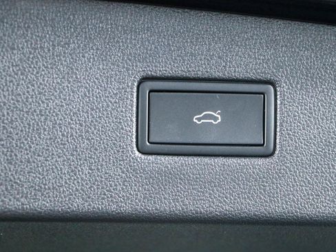 Used 2023 Volkswagen Tiguan SE R-Line FWD image 32