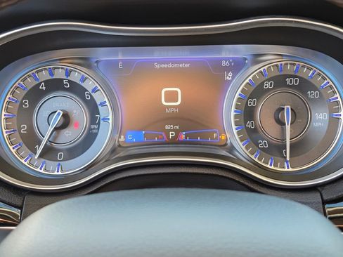 Used 2023 Chrysler 300 Touring w/ Safetytec Plus Group RWD image 26