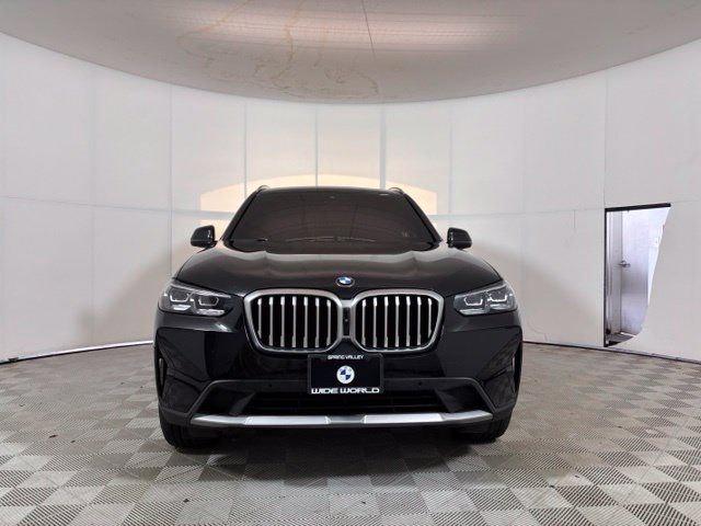 Used 2023 BMW X3 xDrive30i w/ Premium Package w/ZPA AWD/4WD image 2