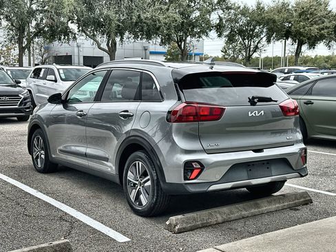 Used 2022 Kia Niro LXS image 4