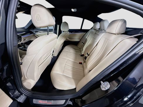 Used 2018 BMW 530i w/ Premium Package RWD image 25