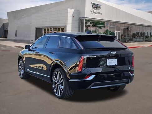 New 2026 Cadillac Optiq Luxury 2 image 4