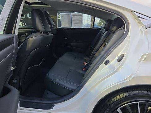 Certified 2024 Lexus ES 350 w/ Premium Package image 5