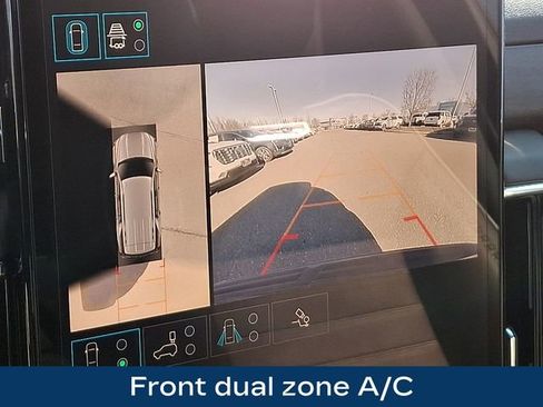 Used 2025 GMC Yukon Denali Ultimate AWD/4WD image 13