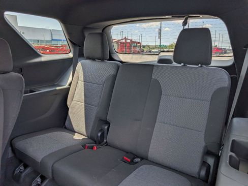 Used 2023 Chevrolet Traverse LT AWD/4WD image 10