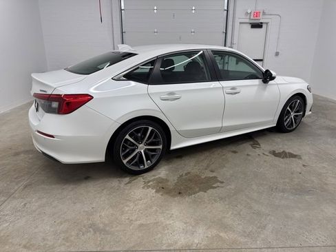 Used 2023 Honda Civic Touring image 5