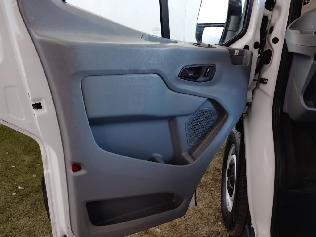 Used 2019 Ford Transit 150 XL RWD image 22