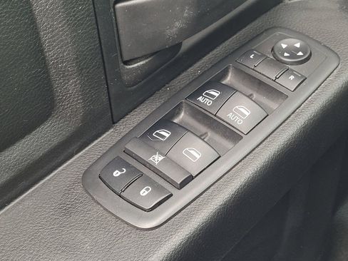 Used 2019 RAM 1500 Express w/ Express Value Package image 27