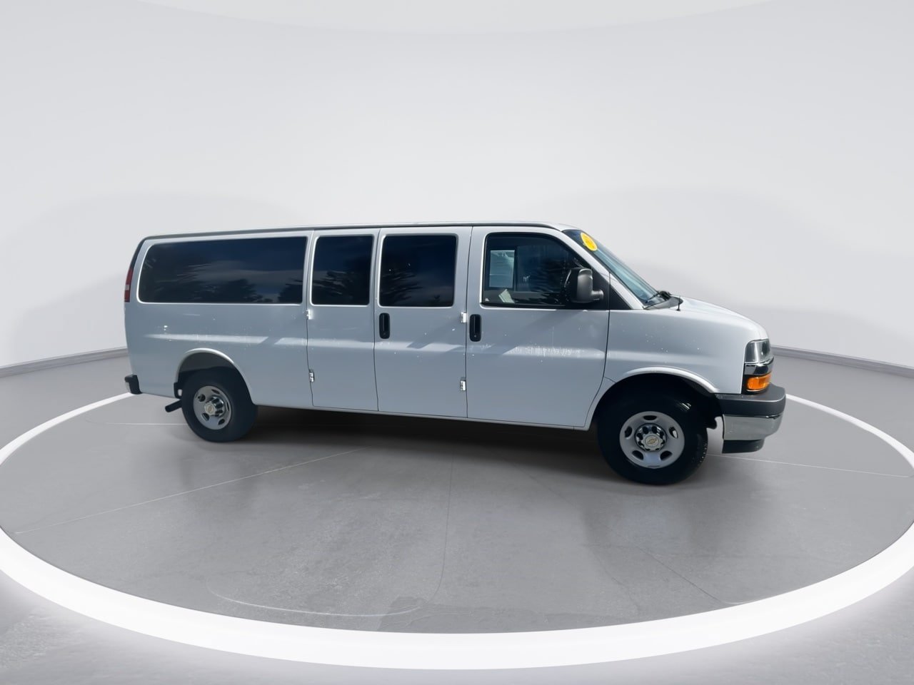 Used 2025 Chevrolet Express 3500 LT w/ LT Preferred Equipment Group RWD image 23