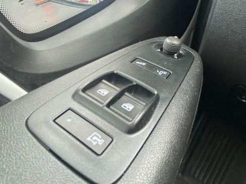 Used 2024 RAM ProMaster 2500 w/ Convenience Group image 19