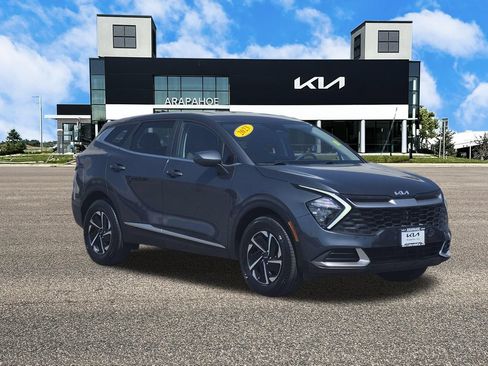 Used 2023 Kia Sportage LX AWD/4WD image 2