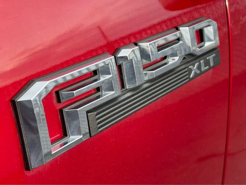 Used 2018 Ford F150 XLT w/ Equipment Group 302A Luxury image 9