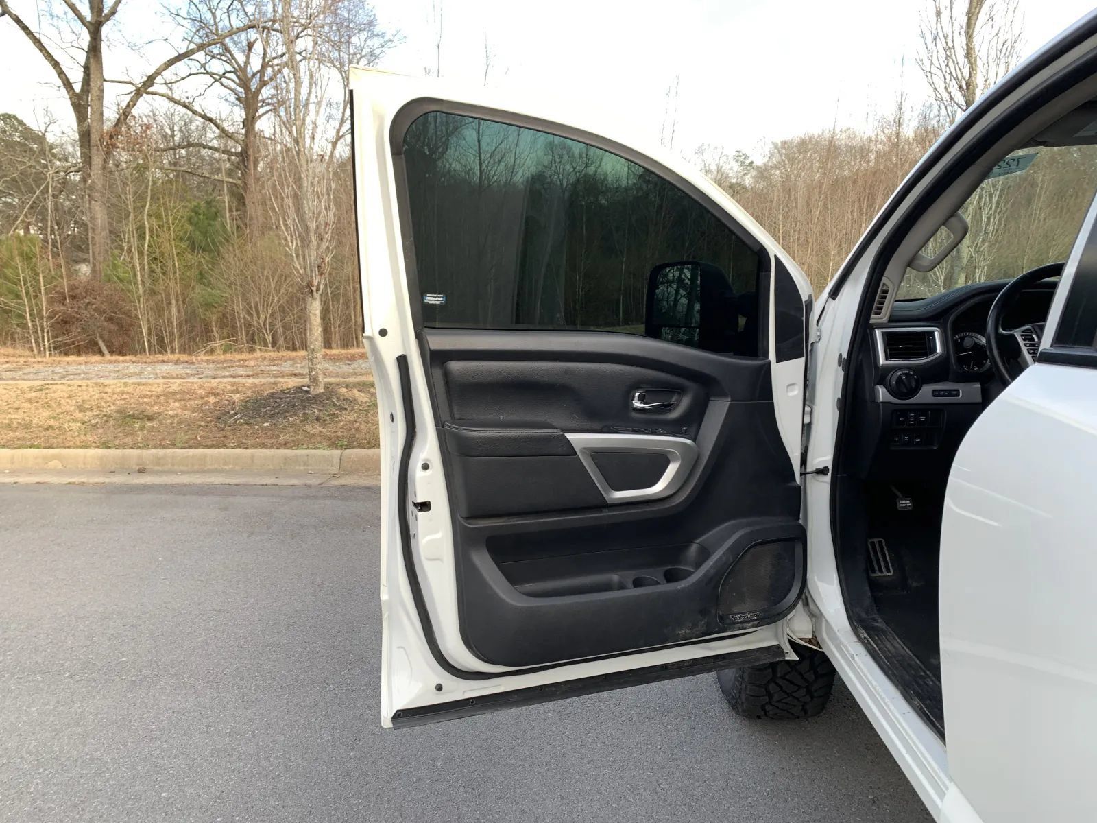 Used 2018 Nissan Titan PRO-4X w/ Pro-4x Utility Package AWD/4WD image 27