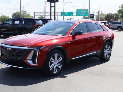 Certified 2024 Cadillac Lyriq Tech AWD/4WD image 5