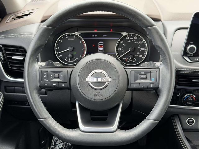 Used 2023 Nissan Rogue SL AWD/4WD image 19