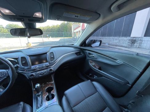 Used 2015 Chevrolet Impala LT image 24