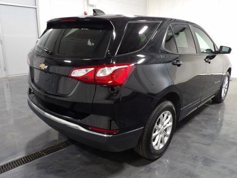 Used 2020 Chevrolet Equinox LS w/ LS Convenience Package image 4