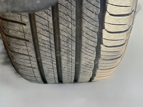 Used 2019 Buick Envision Essence image 40