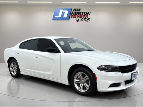 Used 2023 Dodge Charger SXT RWD image 3
