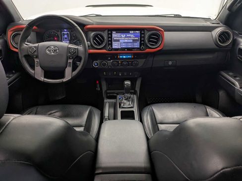 Used 2020 Toyota Tacoma TRD Off-Road w/ TRD Premium Off Road Package image 16