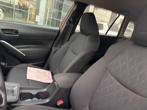 Used 2026 Toyota Corolla Cross LE FWD image 3