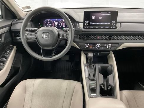 Used 2025 Honda Accord LX image 15
