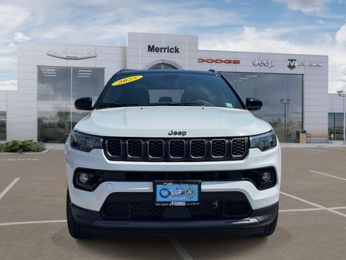 Used 2025 Jeep Compass Limited w/ Sun & Sound Group AWD/4WD image 3