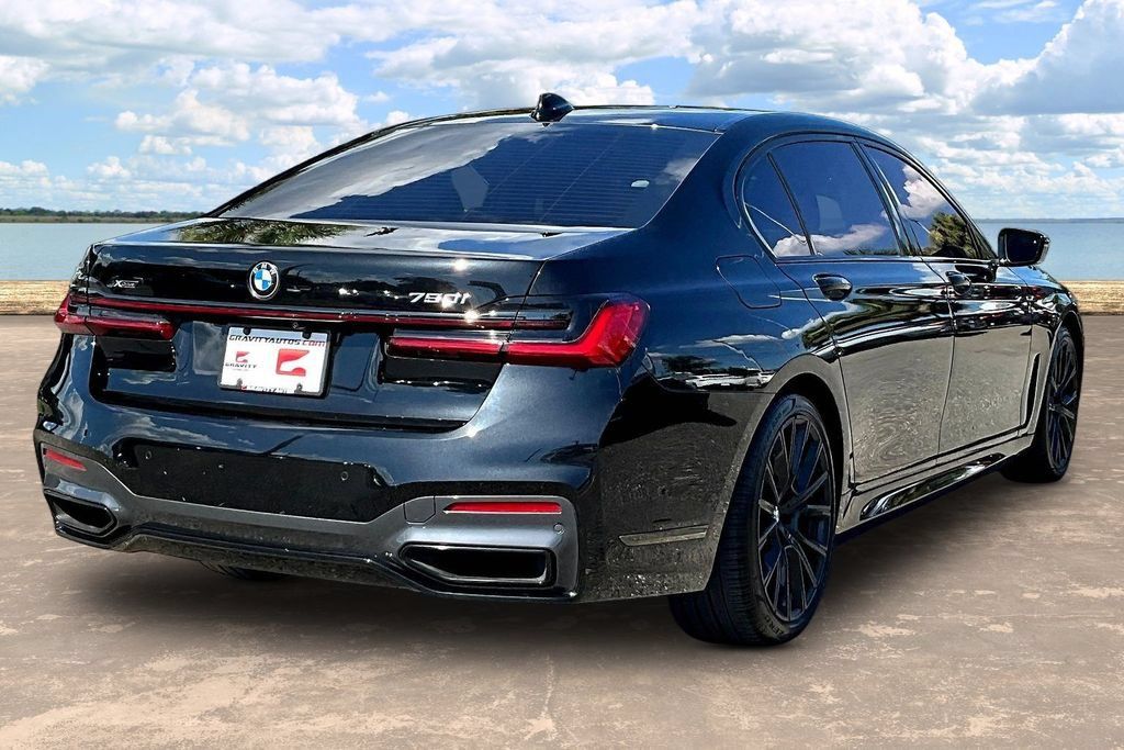 Used 2021 BMW 750i xDrive w/ Executive Package AWD/4WD image 4