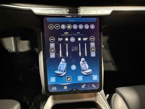 Used 2024 Lucid Air Touring AWD/4WD image 40