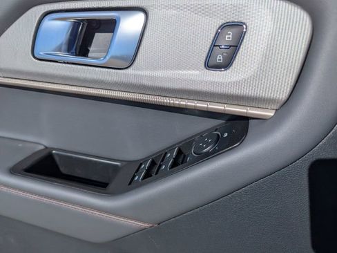 New 2026 Ford Explorer Active w/ Active Comfort Package image 15