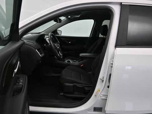 Used 2024 GMC Terrain SLE AWD/4WD image 19