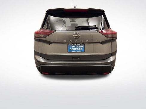 Used 2024 Nissan Rogue S image 6