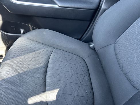 Used 2020 Toyota RAV4 XLE image 28