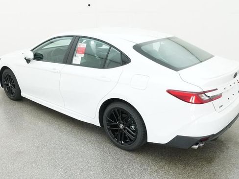 Used 2026 Toyota Camry SE w/ Convenience Package FWD image 8