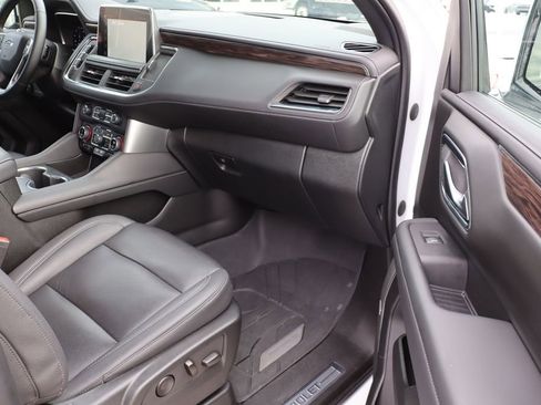 Used 2023 Chevrolet Suburban Z71 w/ Luxury Package image 56