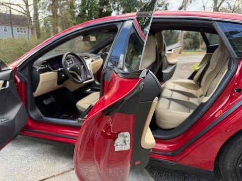 Used 2015 Tesla Model S P90D image 40