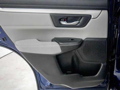 Used 2020 Honda CR-V LX image 34