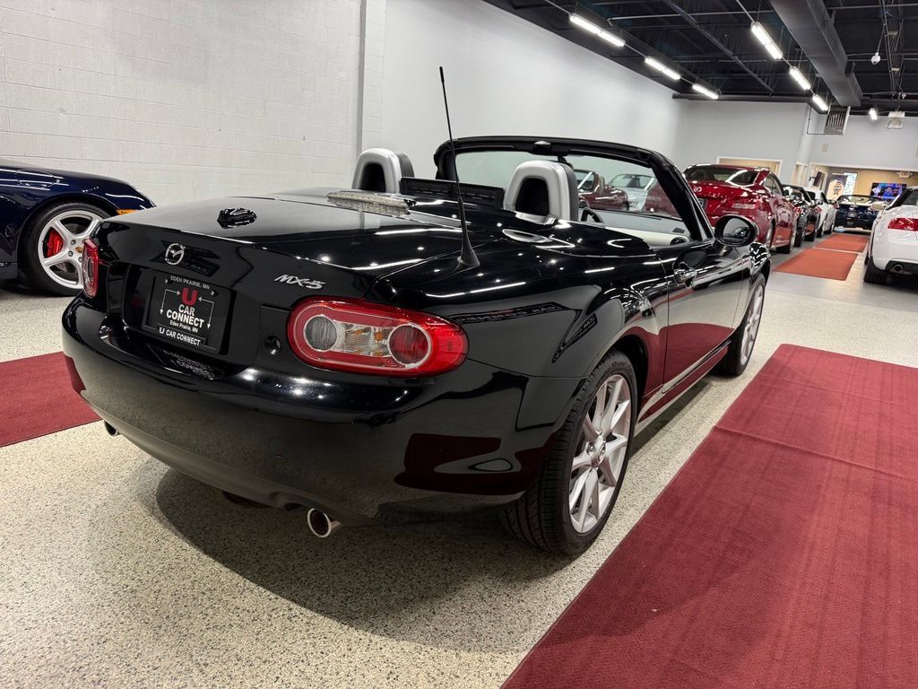 Used 2012 MAZDA MX-5 Miata Grand Touring w/ Premium Pkg RWD image 11
