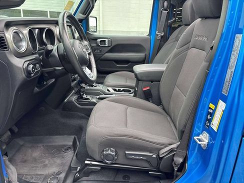 Used 2023 Jeep Wrangler Unlimited Sahara w/ Cold Weather Group AWD/4WD image 11