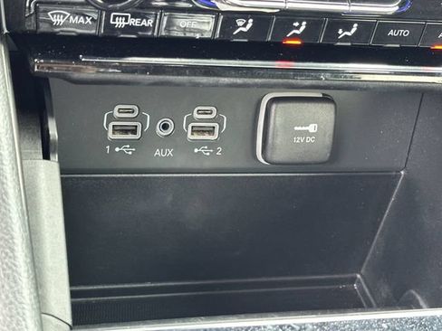Used 2024 Jeep Grand Cherokee L Limited w/ Black Appearance Package AWD/4WD image 20