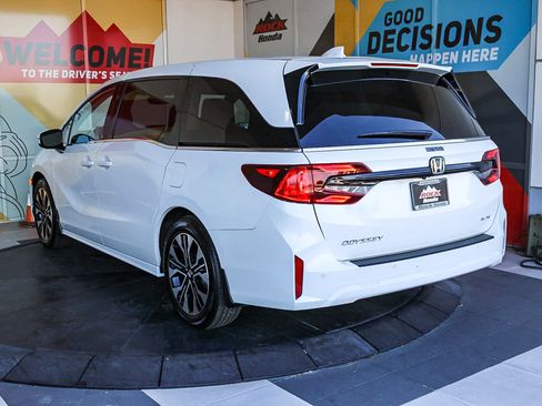 Used 2025 Honda Odyssey Elite image 8