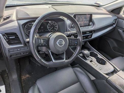 Used 2021 Nissan Rogue SV w/ Premium Package image 9