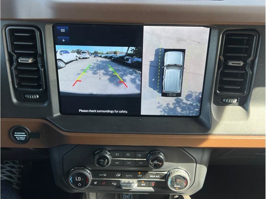 Used 2024 Ford Bronco Outer Banks AWD/4WD image 16