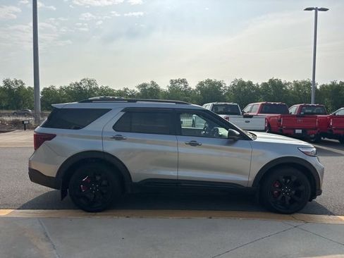 Used 2024 Ford Explorer ST w/ Equipment Group 401A AWD/4WD image 6