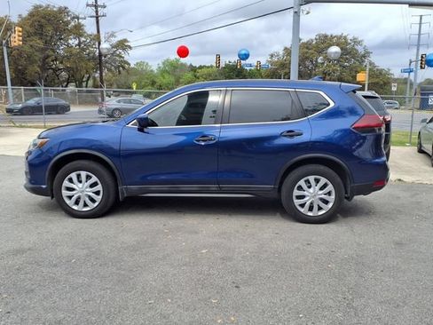 Used 2018 Nissan Rogue S AWD/4WD image 4
