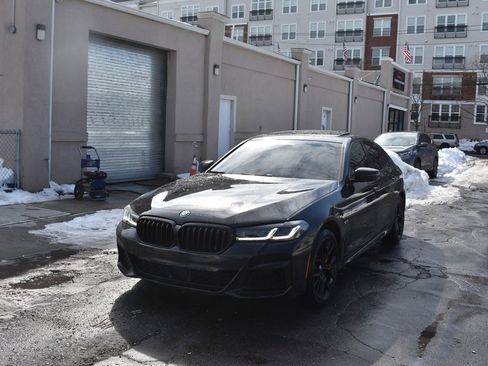 Used 2023 BMW 530e xDrive w/ Executive Package image 2