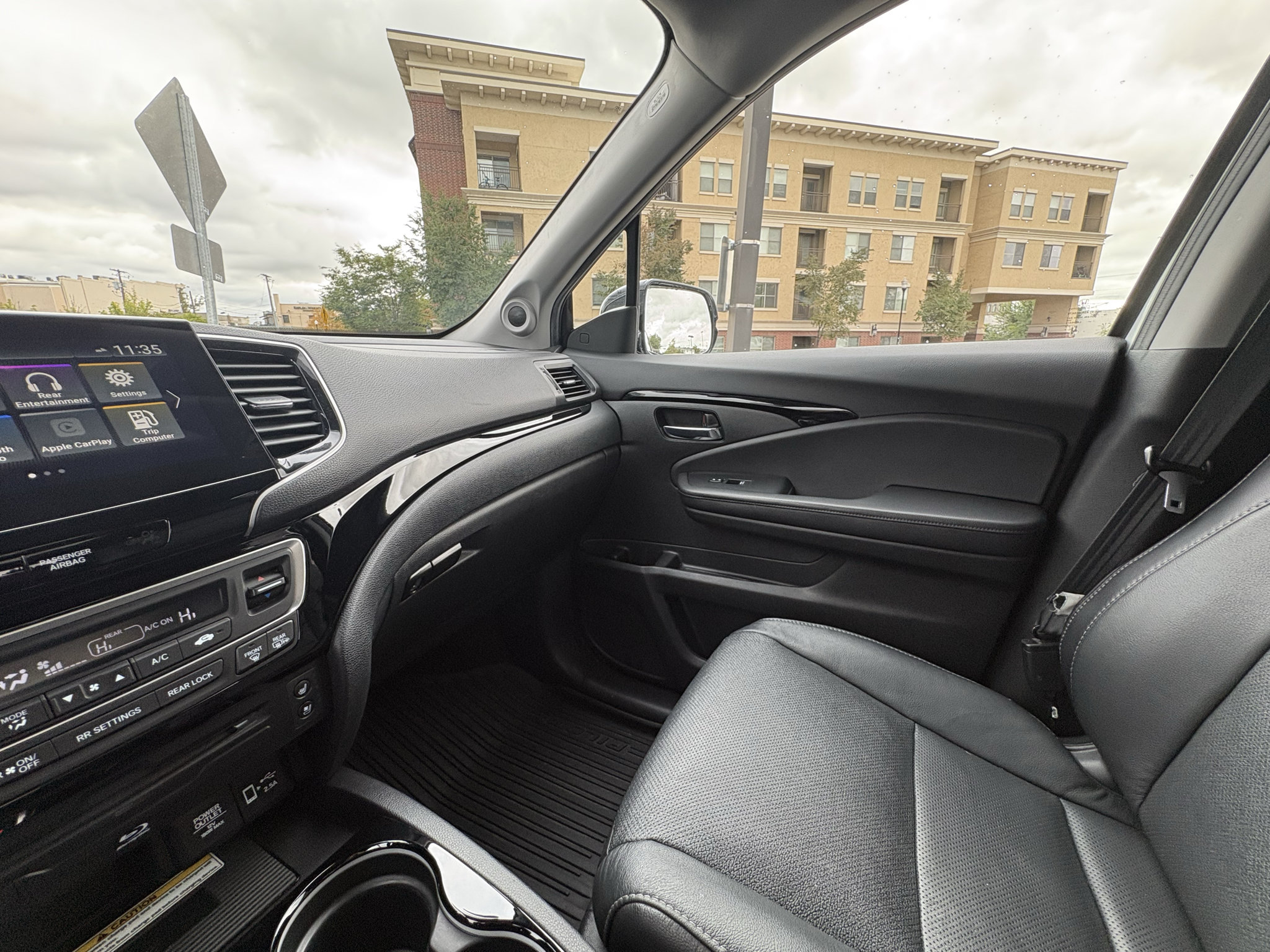 Used 2021 Honda Pilot Elite image 36