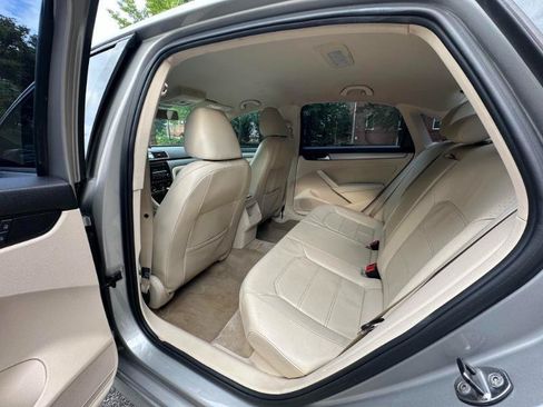 Used 2014 Volkswagen Passat 1.8T Wolfsburg Edition FWD image 16