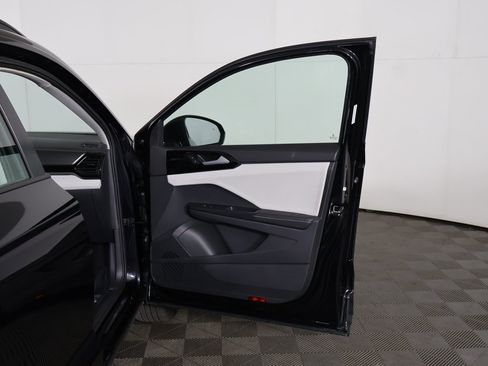 Used 2025 Volkswagen Taos S image 19