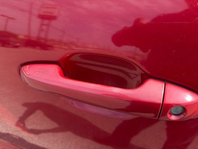 Used 2018 Toyota Tacoma TRD Off-Road AWD/4WD image 32